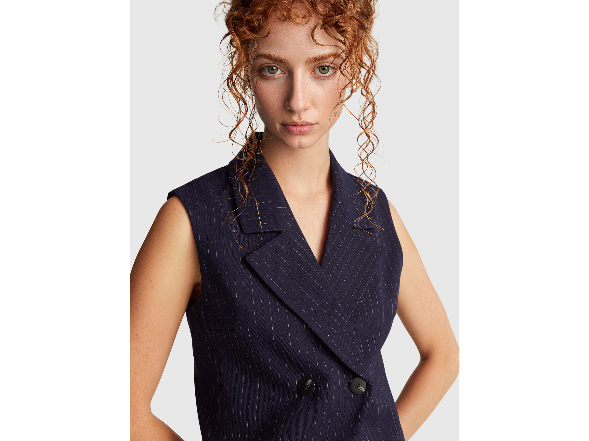 WAISTCOAT Women image number 4